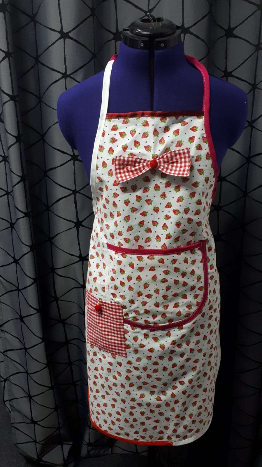 Pregača bez boje ili u boji sa raznim ukrasima